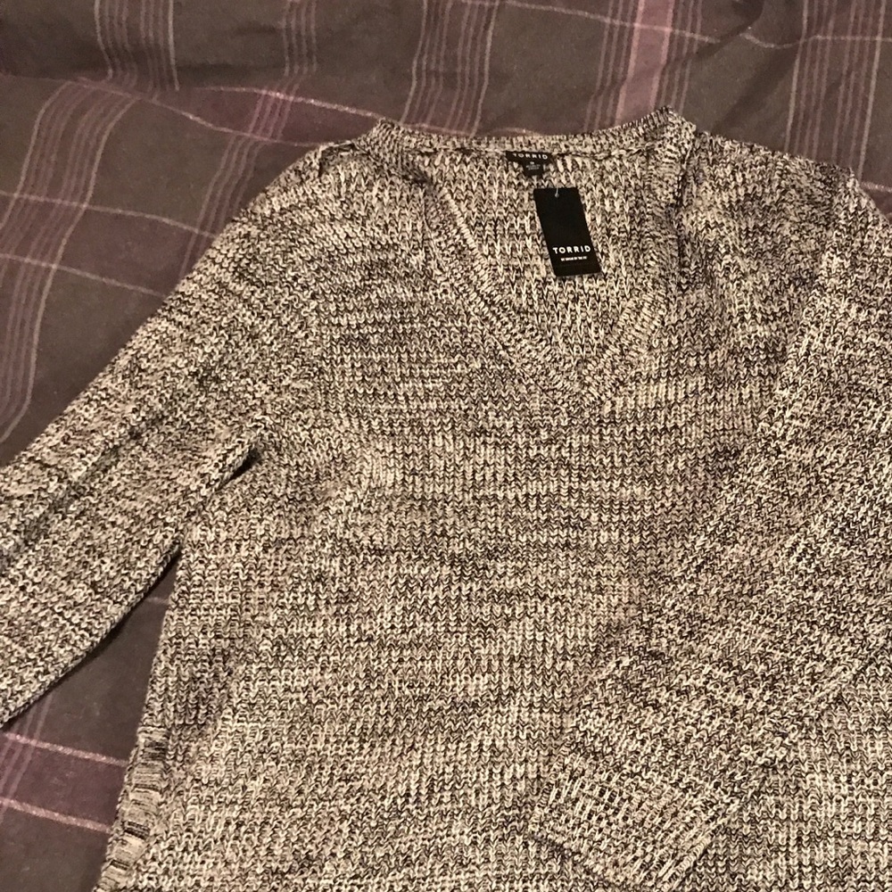 Torrid 3 NWT Sweater